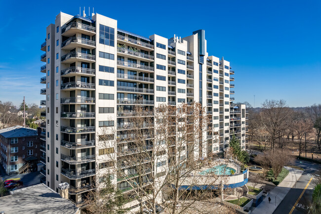 Ansley Above The Park Condominium in Atlanta, GA - Building Photo - Building Photo