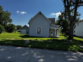 202 N Plum St in Farmland, IN - Building Photo
