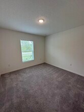 550 Osmosis Dr in Palm Bay, FL - Building Photo - Building Photo