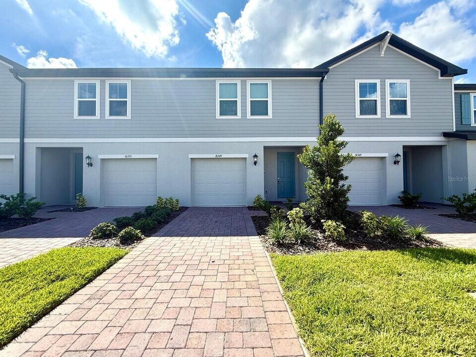 16349 Bird of Paradise Ave in Clermont, FL - Building Photo
