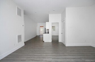 2676 W Main St in Wappingers Falls, NY - Foto de edificio - Building Photo