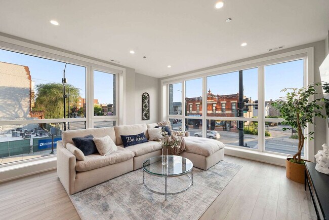 2344 W Polk St in Chicago, IL - Building Photo - Building Photo