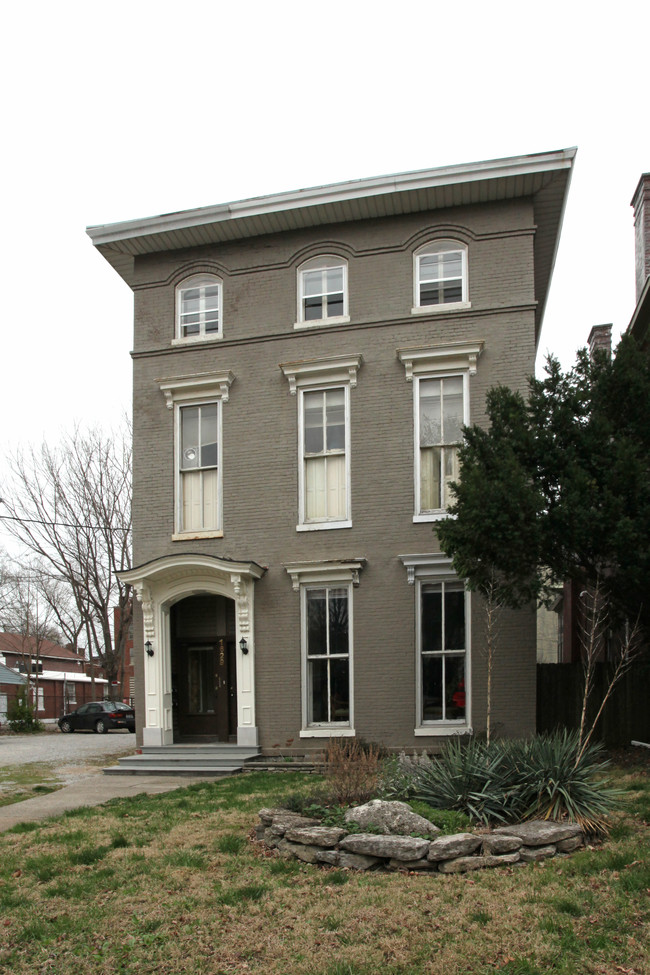 1629 S 4th St in Louisville, KY - Foto de edificio - Building Photo