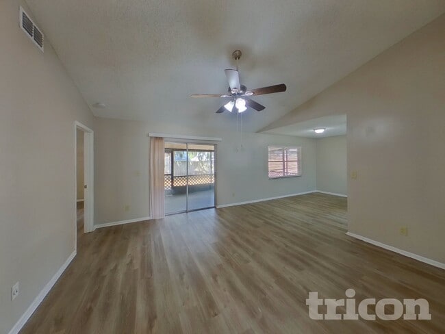 2017 Rudder Dr in Valrico, FL - Building Photo - Building Photo