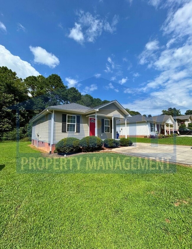 property at 541 Linda Dr SE
