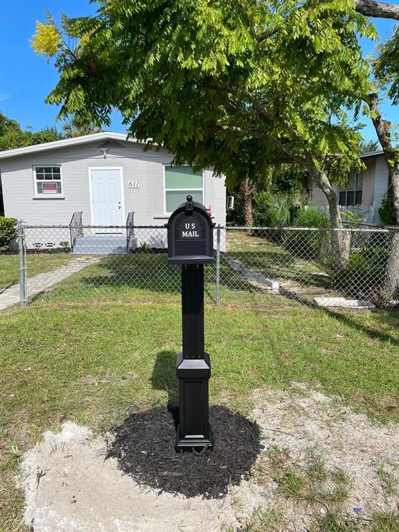 611 Westmoreland Rd in Daytona Beach, FL - Building Photo - Building Photo