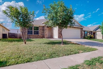 2943 St Bernard Dr in Dallas, TX - Building Photo - Building Photo