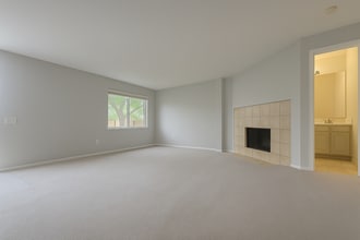 27 Crows Nest Ln in Danbury, CT - Building Photo - Building Photo