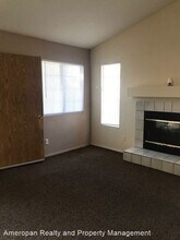 4672 Krissylouise Way in Las Vegas, NV - Building Photo - Building Photo