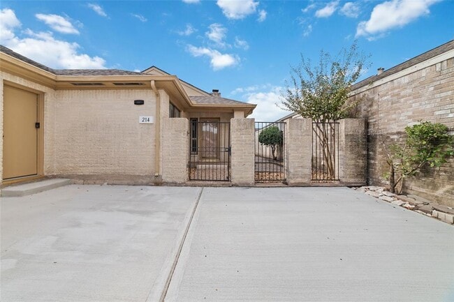 214 Brocket Pl in Stafford, TX - Building Photo - Building Photo