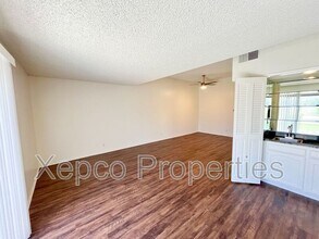 1607 Augusta Plaza in Palm Springs, CA - Building Photo - Building Photo