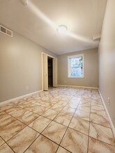 78 Bergen Ave, Unit 2 in Jersey City, NJ - Building Photo - Building Photo