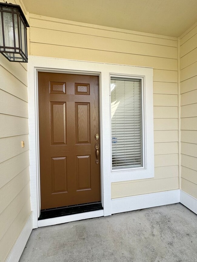 1885 Seville Dr in Napa, CA - Building Photo - Building Photo