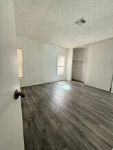 24425 Woolsey Canyon Rd in Canoga Park, CA - Building Photo - Building Photo