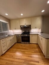 725 Laurel St, Unit 725 Laurel in San Jose, CA - Building Photo - Building Photo