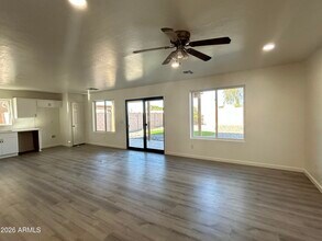 10542 W Alvarado Rd in Avondale, AZ - Building Photo - Building Photo