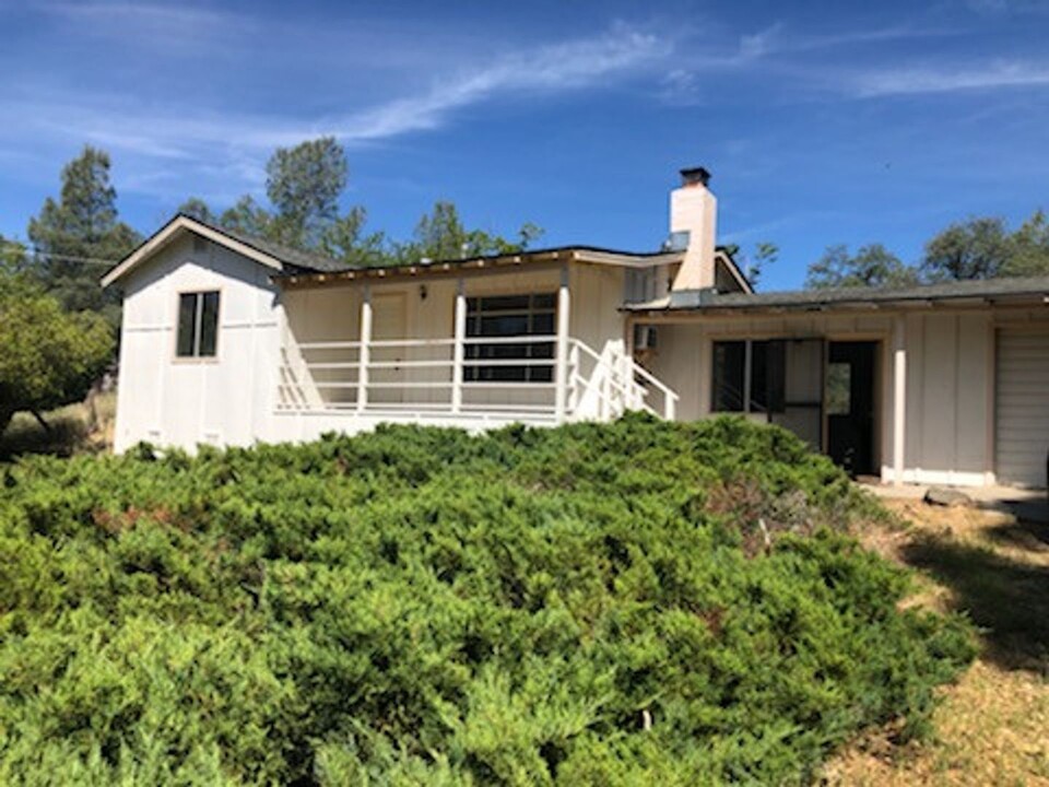 16928 Amy Dr in Sonora, CA - Building Photo