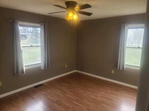910 Halpin Rd, Unit #1 in Clarksville, OH - Building Photo - Building Photo