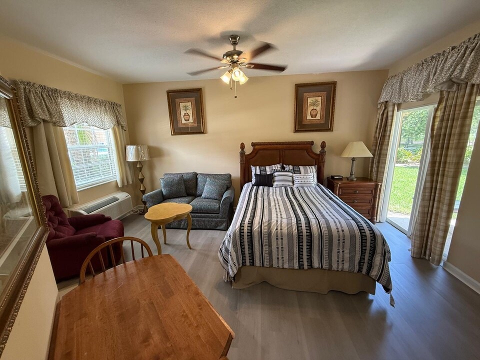 8306 Mulligan Cir in Port St. Lucie, FL - Building Photo