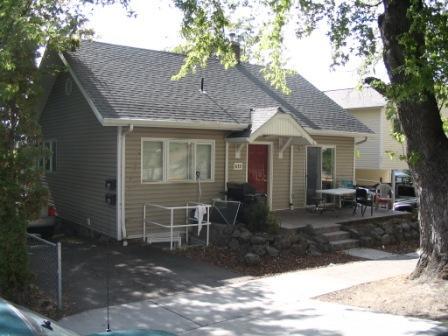 635 NE Campus St in Pullman, WA - Foto de edificio