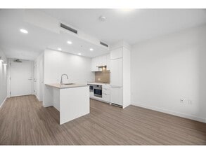 13675-1107A 107A Ave in Surrey, BC - Building Photo - Building Photo