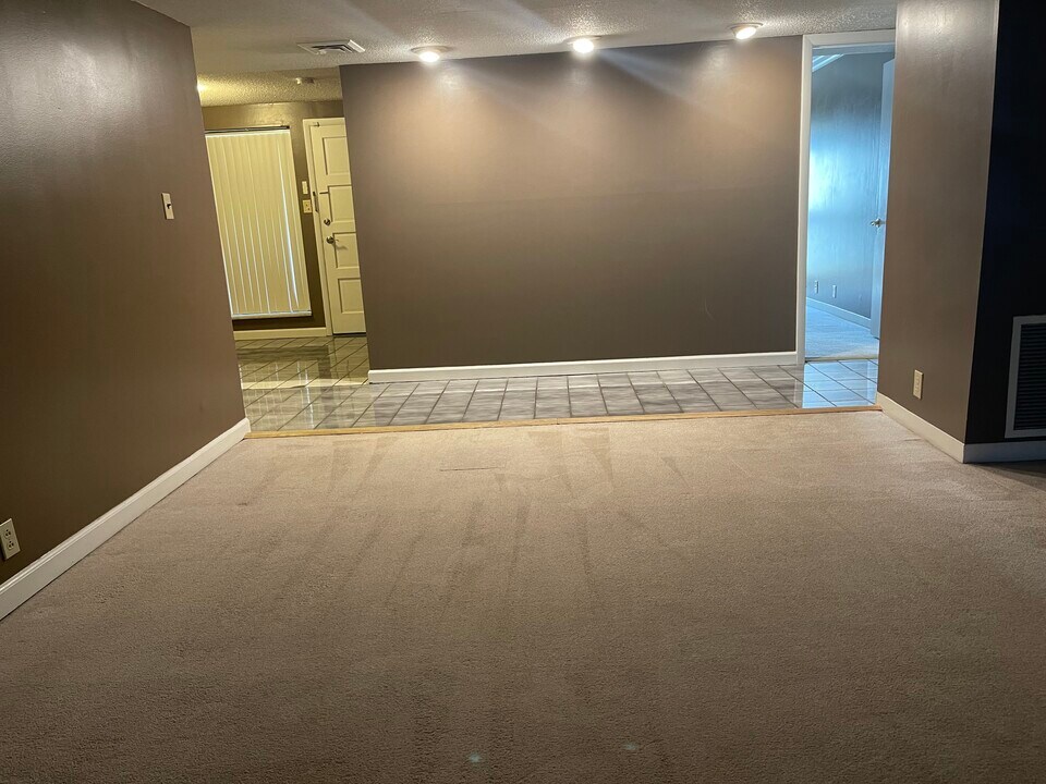493 Canberra Dr, Unit 493 in Knoxville, TN - Building Photo