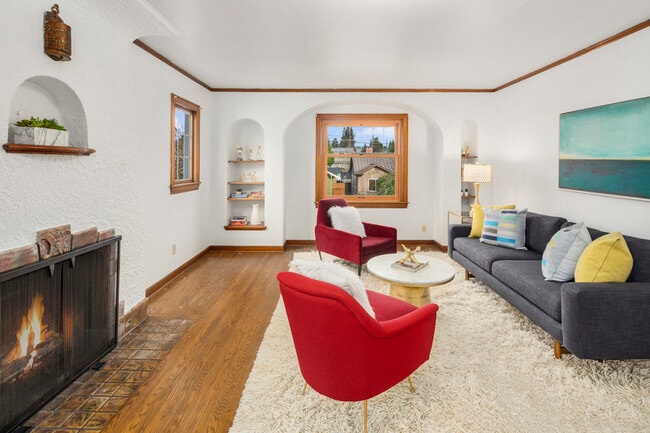 711 N 68th St in Seattle, WA - Building Photo - Building Photo