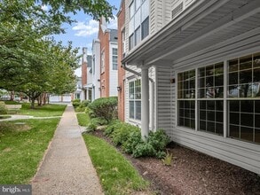 10713 Symphony Way in Columbia, MD - Building Photo - Building Photo