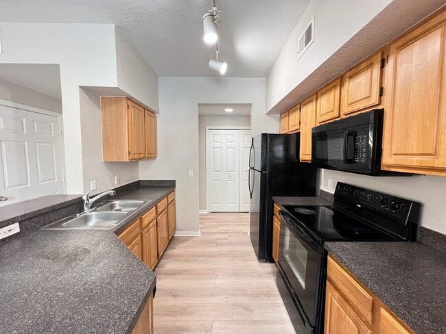 5955 Westgate Dr in Orlando, FL - Building Photo - Building Photo