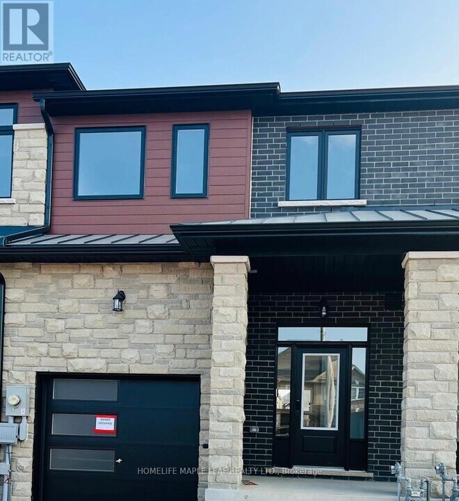 235 Lormont Blvd in Hamilton, ON - Building Photo