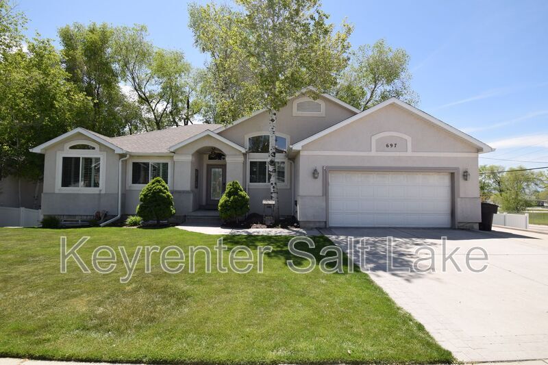 697 Krista Ct in Salt Lake City, UT - Building Photo