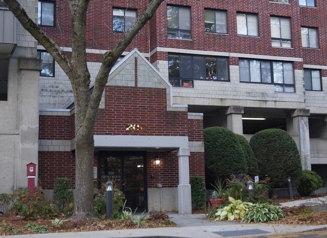 property at 200 Ledgewood Dr