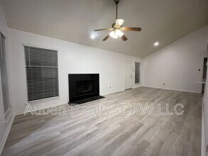 2424 Sherry St in Arlington, TX - Building Photo - Building Photo