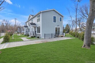 ONE Manhasset Ave, Unit B in Port Washington, NY - Building Photo - Building Photo