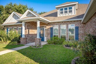 1013 Silverbell Cv in Ocean Springs, MS - Building Photo - Building Photo