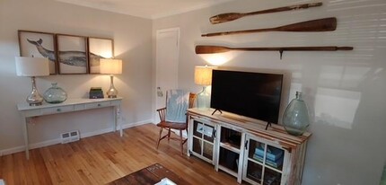 133 Carroll Ave in Newport, RI - Building Photo - Building Photo