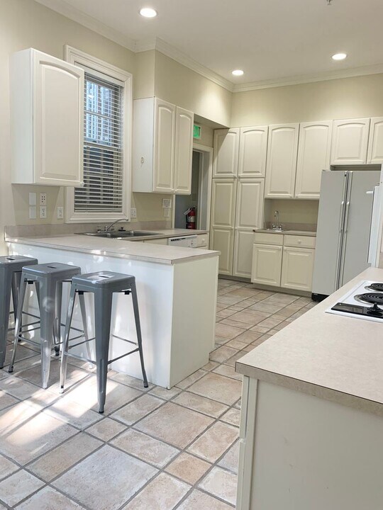 1327 Geddes Ave in Ann Arbor, MI - Building Photo