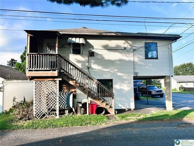 660 Chapel St in Catasauqua, PA - Foto de edificio - Building Photo
