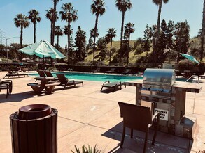 2046 Azure Cove in Chula Vista, CA - Building Photo - Building Photo