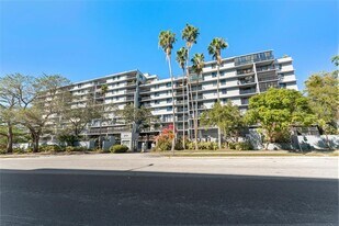 201 W Laurel St in Tampa, FL - Building Photo