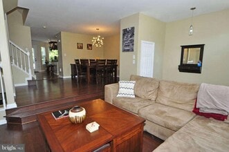 14624 Indian Summer Ct in Centreville, VA - Building Photo - Building Photo