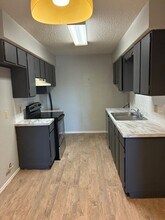 8204 Vernon Ave in Lubbock, TX - Building Photo - Building Photo