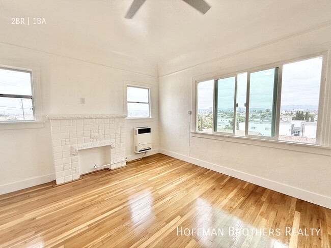 property at 4850 1/2 Mascot St