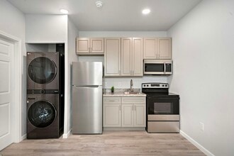 801 Avenue K in Galveston, TX - Foto de edificio - Building Photo