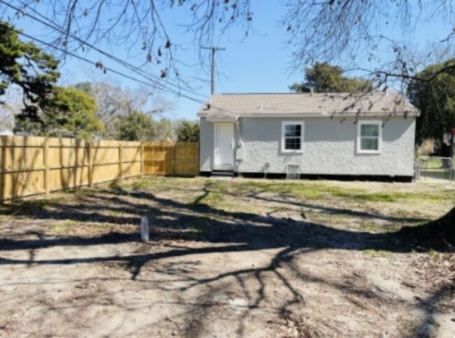 1847 N 16th St in Baton Rouge, LA - Foto de edificio - Building Photo