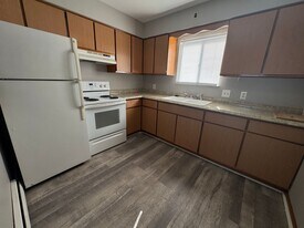 3935 W Sylvania Ave in Toledo, OH - Building Photo