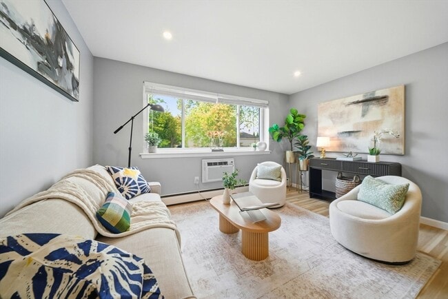 20 Radcliffe Rd in Boston, MA - Foto de edificio - Building Photo