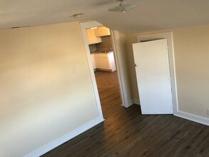 68 Perry Ave in Shelton, CT - Building Photo - Building Photo