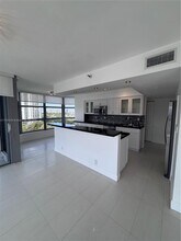 19101 NE 36th Ct, Unit 1105 in Aventura, FL - Foto de edificio - Building Photo