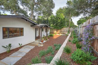 2568 Mesa School Ln in Santa Barbara, CA - Building Photo - Building Photo
